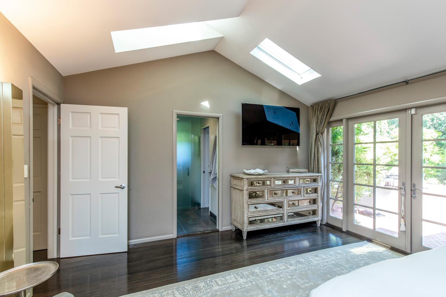 Detail Gallery Image 17 of 41 For 11981 Magdalena Ave, Los Altos Hills,  CA 94024 - 3 Beds | 2/1 Baths
