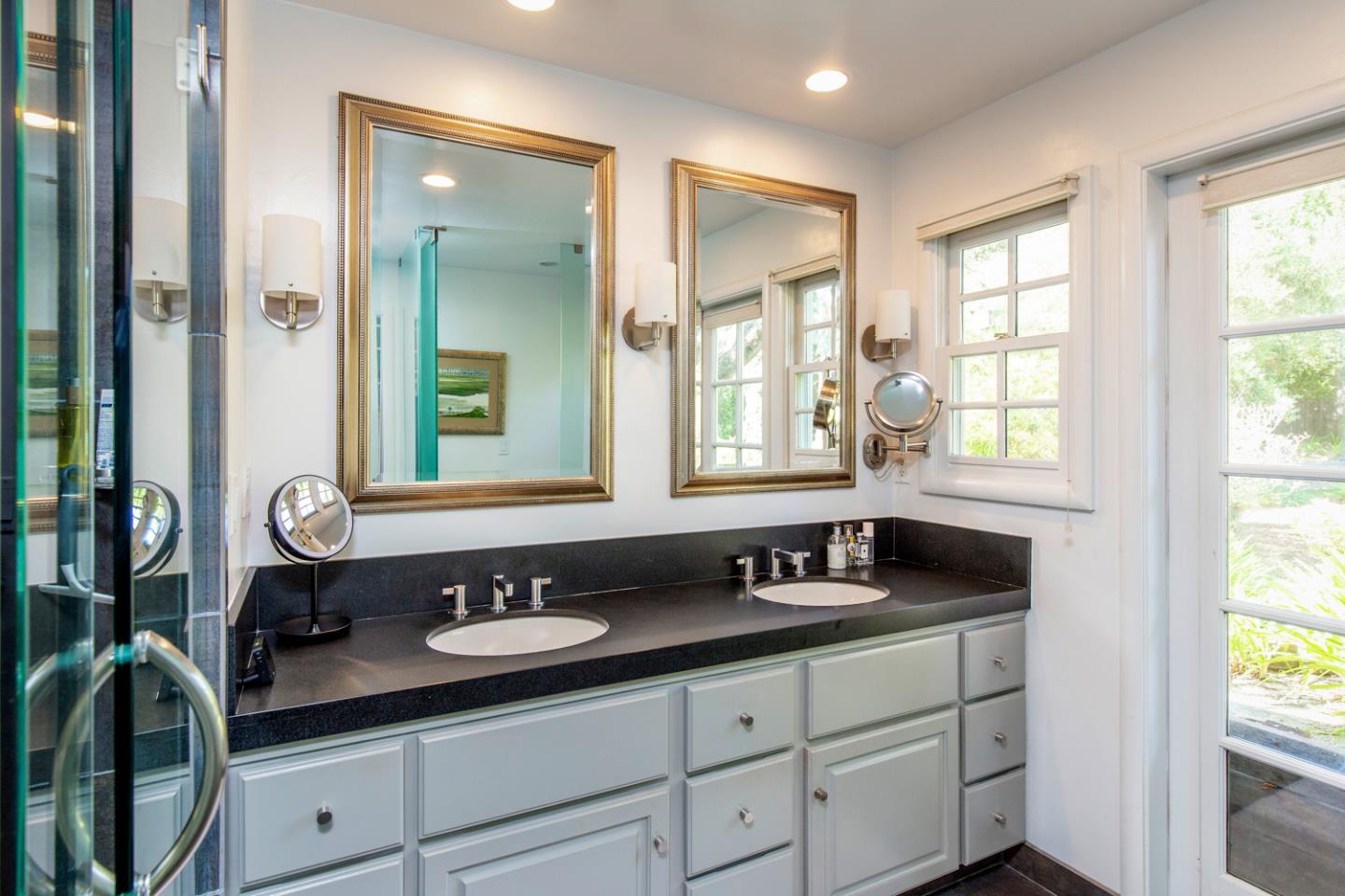 Detail Gallery Image 18 of 41 For 11981 Magdalena Ave, Los Altos Hills,  CA 94024 - 3 Beds | 2/1 Baths