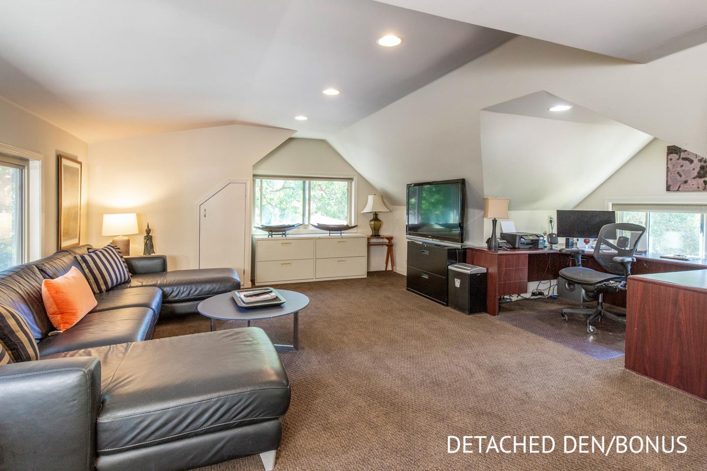 Detail Gallery Image 25 of 41 For 11981 Magdalena Ave, Los Altos Hills,  CA 94024 - 3 Beds | 2/1 Baths