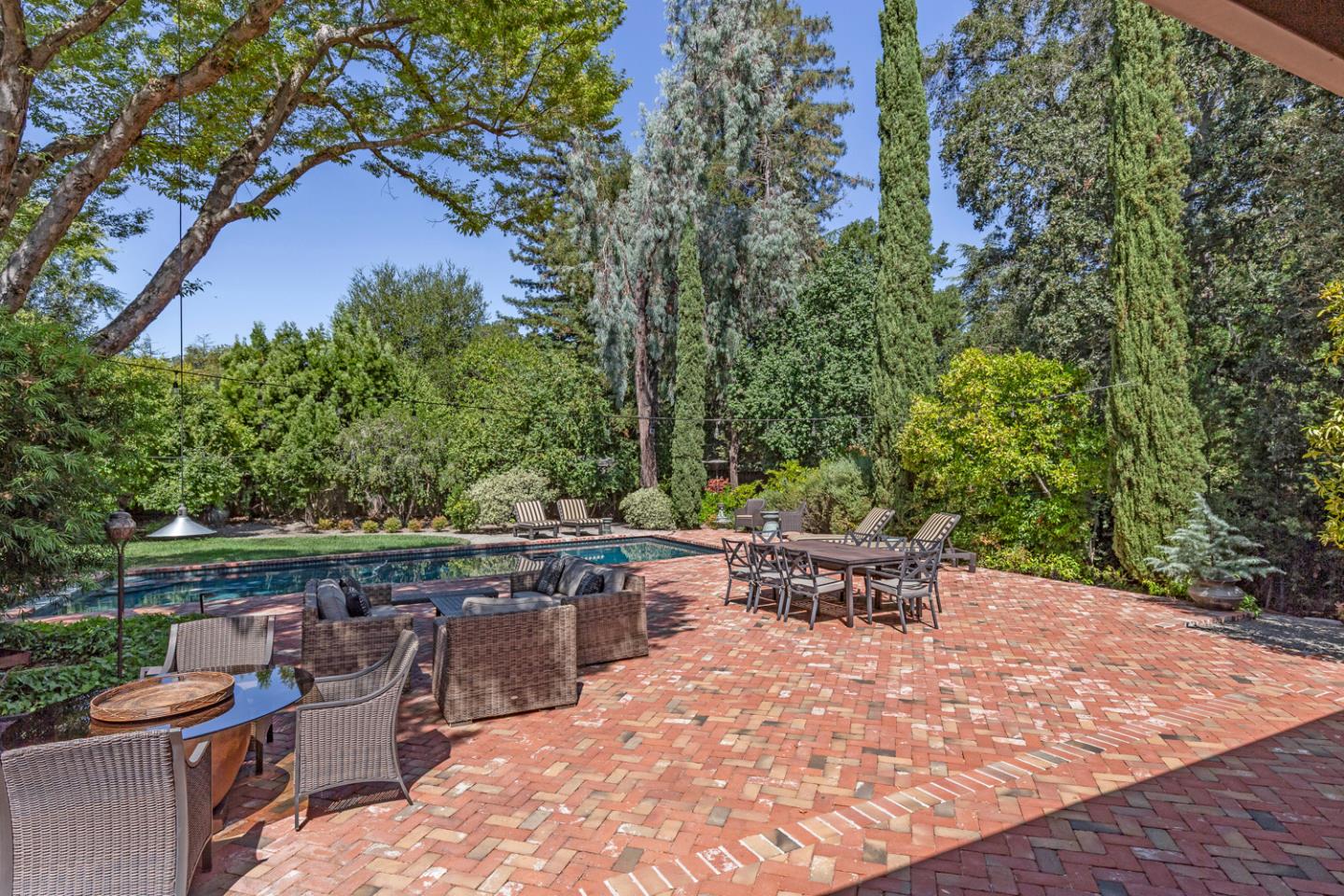 Detail Gallery Image 29 of 41 For 11981 Magdalena Ave, Los Altos Hills,  CA 94024 - 3 Beds | 2/1 Baths