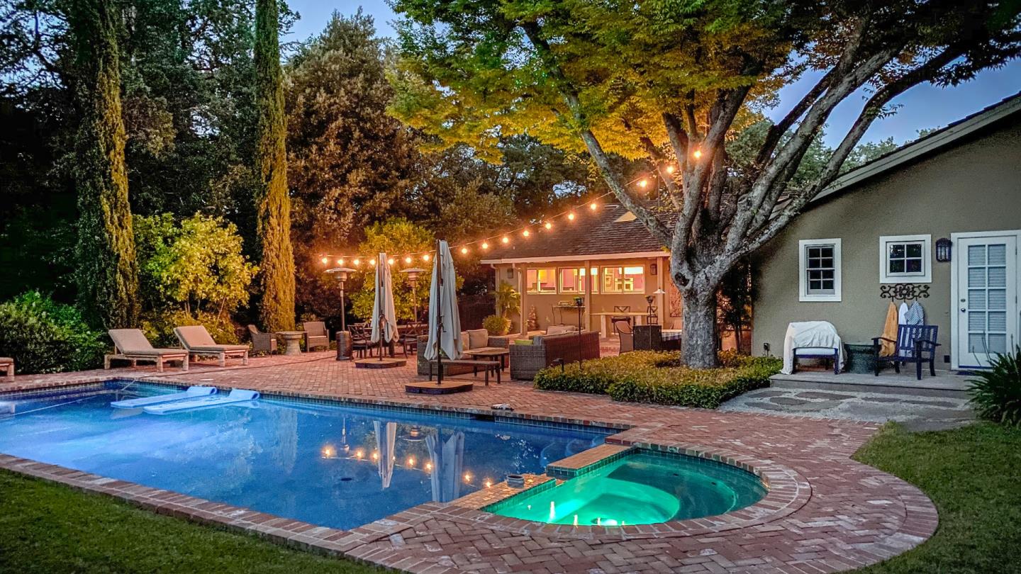Detail Gallery Image 33 of 41 For 11981 Magdalena Ave, Los Altos Hills,  CA 94024 - 3 Beds | 2/1 Baths