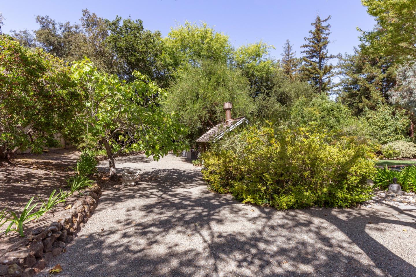 Detail Gallery Image 36 of 41 For 11981 Magdalena Ave, Los Altos Hills,  CA 94024 - 3 Beds | 2/1 Baths