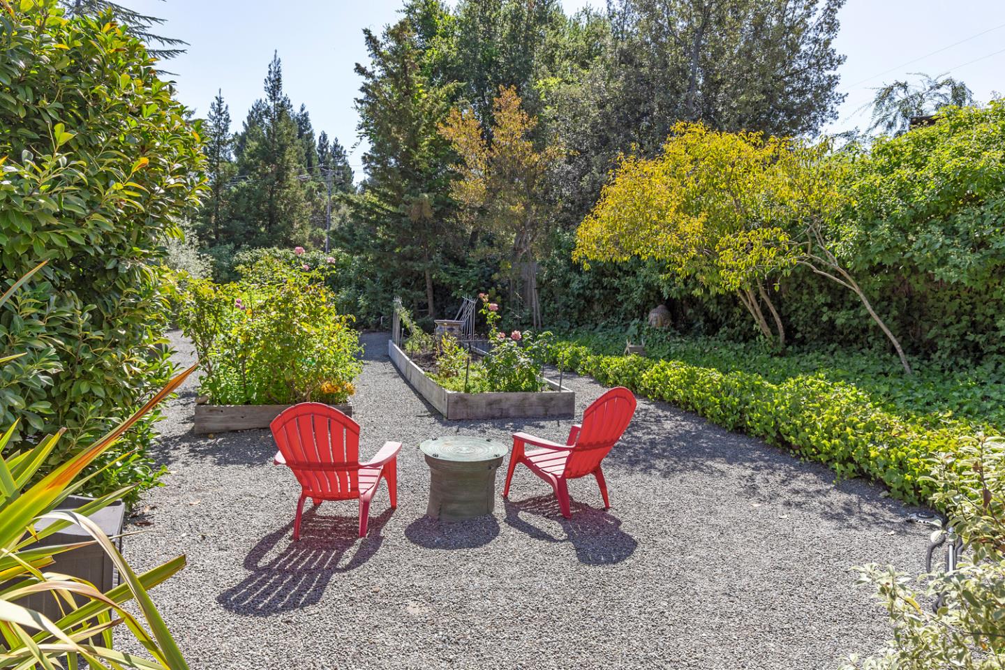 Detail Gallery Image 37 of 41 For 11981 Magdalena Ave, Los Altos Hills,  CA 94024 - 3 Beds | 2/1 Baths
