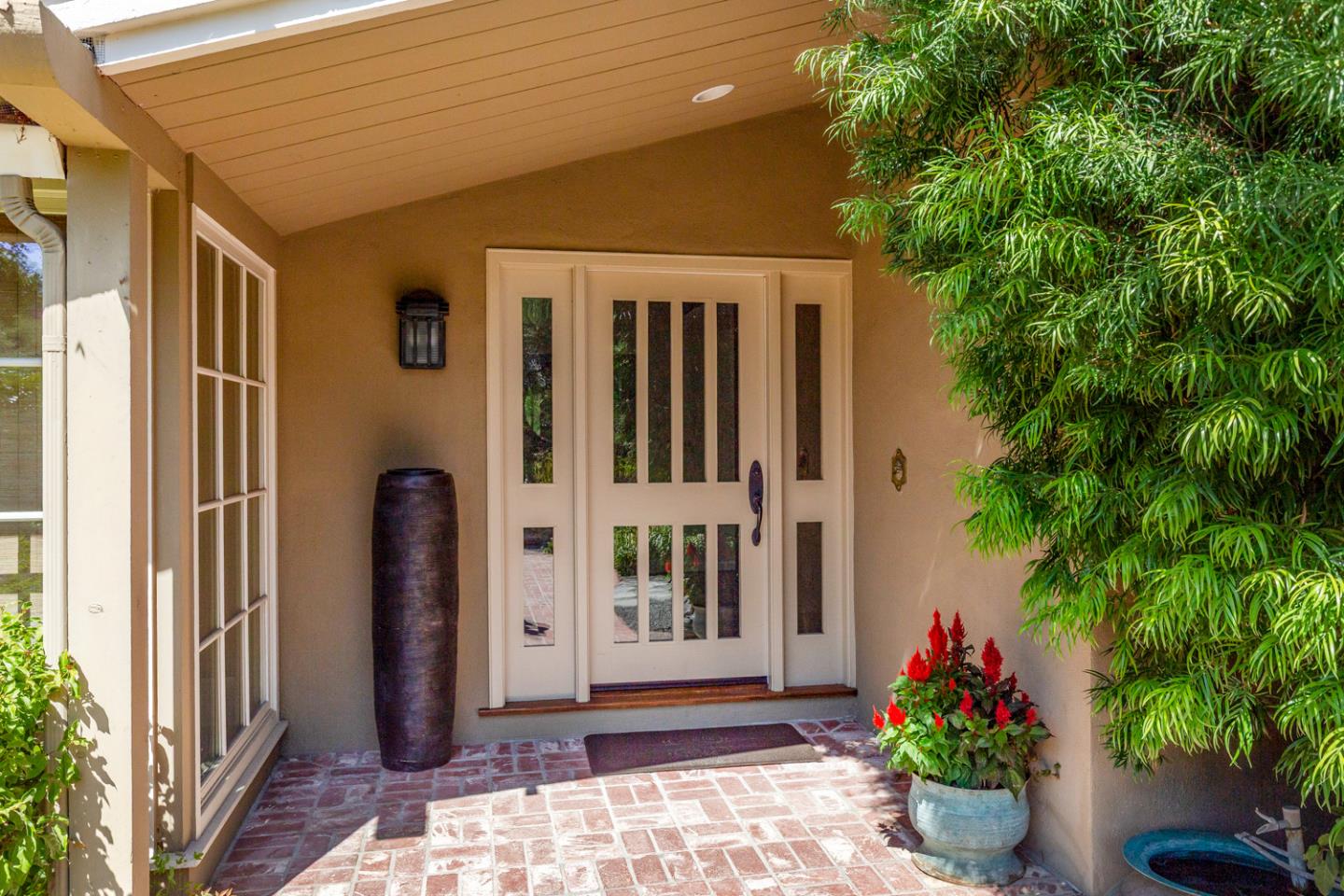 Detail Gallery Image 6 of 41 For 11981 Magdalena Ave, Los Altos Hills,  CA 94024 - 3 Beds | 2/1 Baths