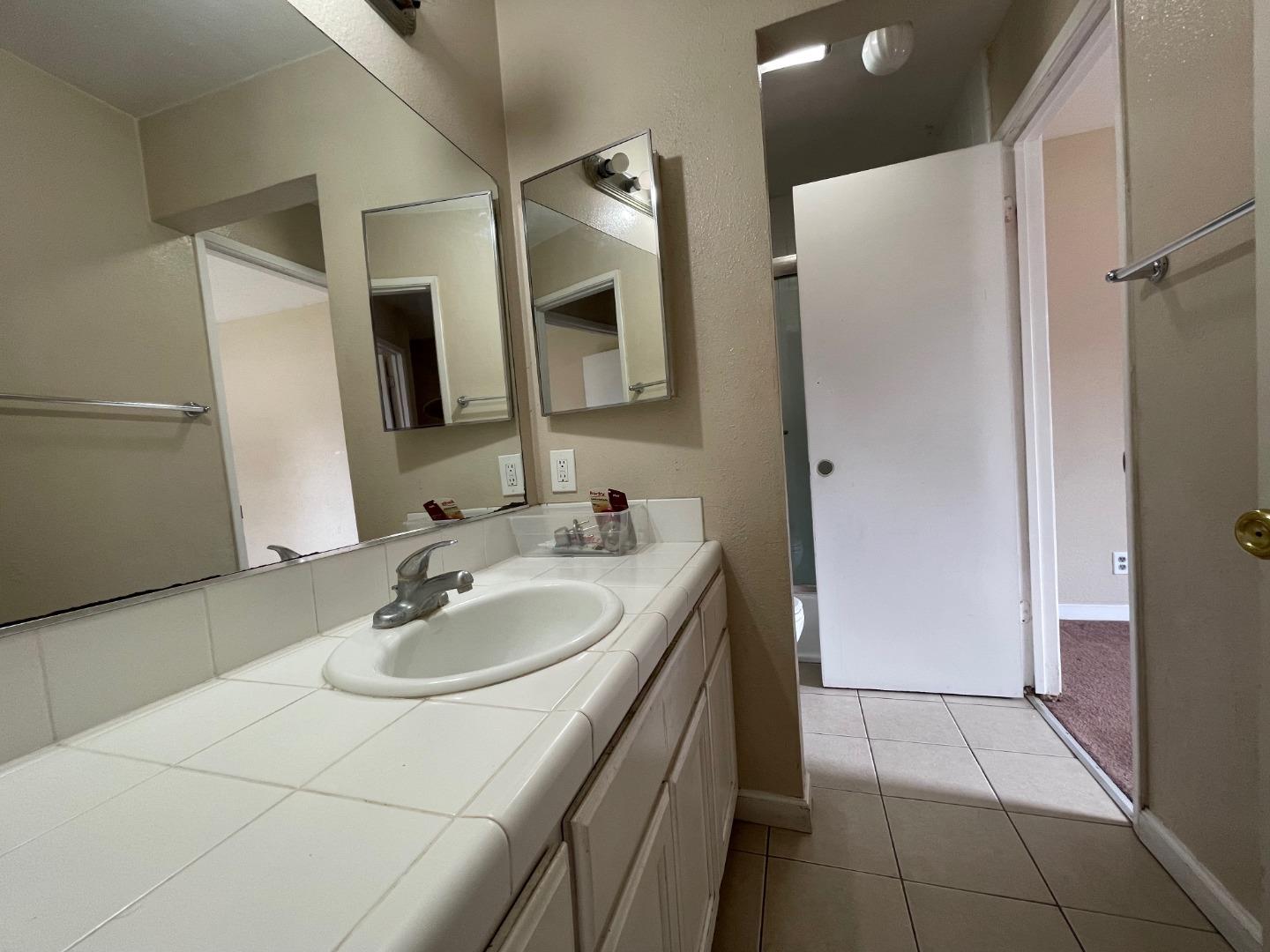 Detail Gallery Image 10 of 14 For 3283 Leafwood Ln, San Jose,  CA 95111 - 3 Beds | 2 Baths