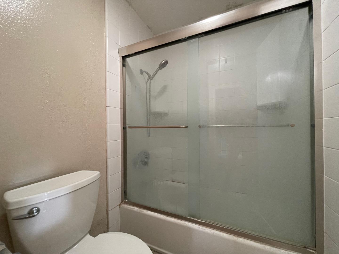 Detail Gallery Image 11 of 14 For 3283 Leafwood Ln, San Jose,  CA 95111 - 3 Beds | 2 Baths