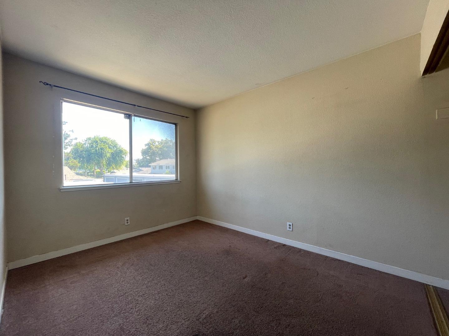 Detail Gallery Image 8 of 14 For 3283 Leafwood Ln, San Jose,  CA 95111 - 3 Beds | 2 Baths