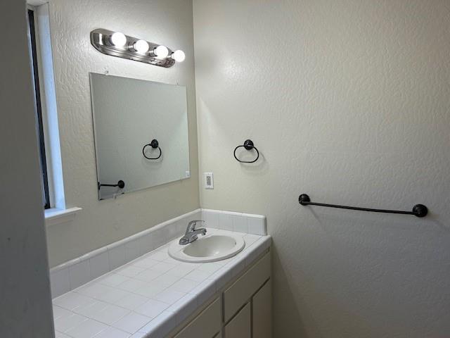 Detail Gallery Image 5 of 6 For 475 Plum St a,  Capitola,  CA 95010 - 3 Beds | 1 Baths