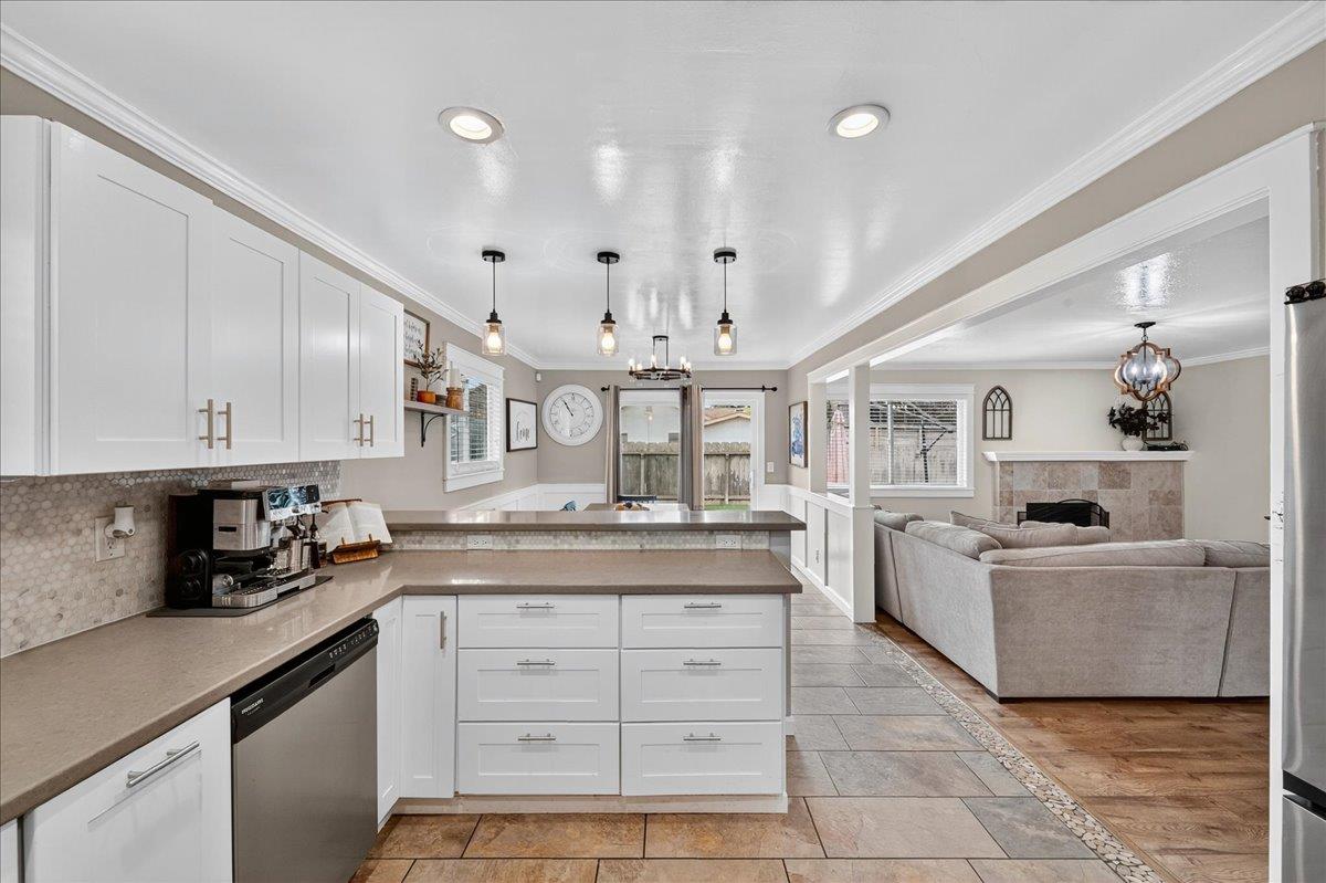 Detail Gallery Image 14 of 44 For 877 San Simeon Dr, Salinas,  CA 93901 - 4 Beds | 2 Baths
