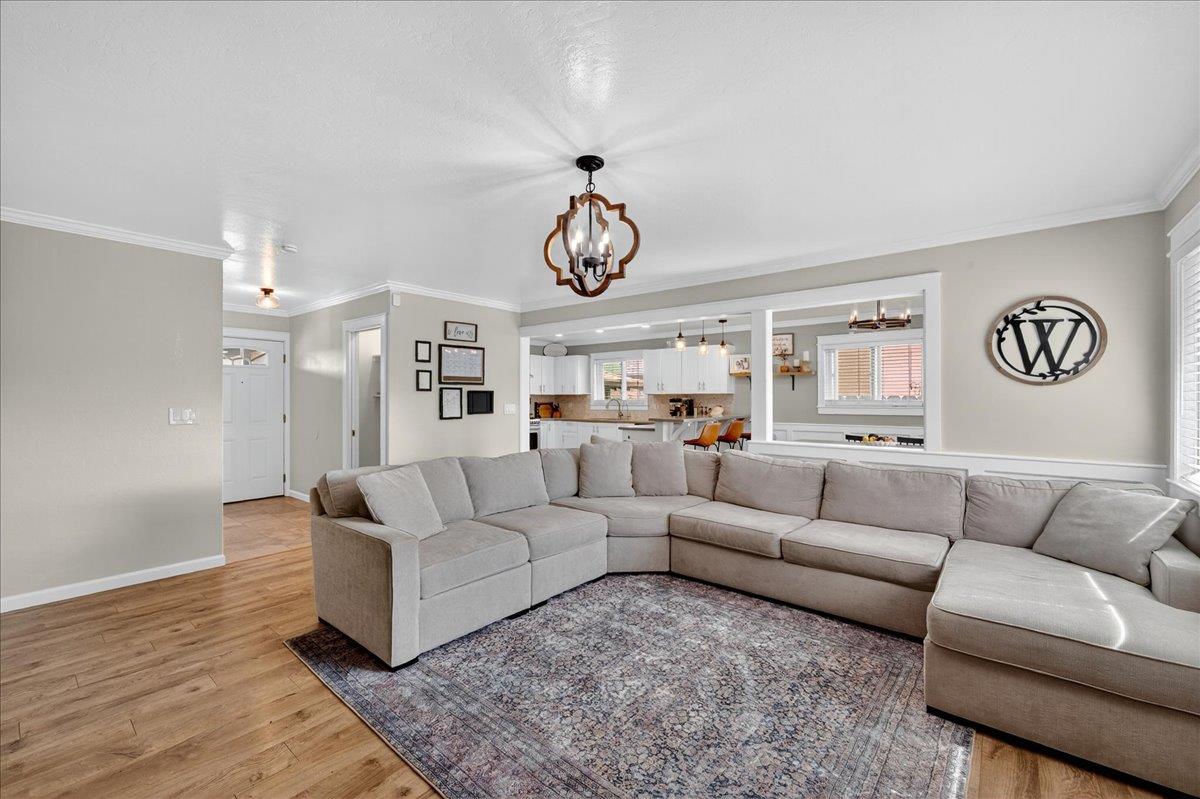 Detail Gallery Image 8 of 44 For 877 San Simeon Dr, Salinas,  CA 93901 - 4 Beds | 2 Baths