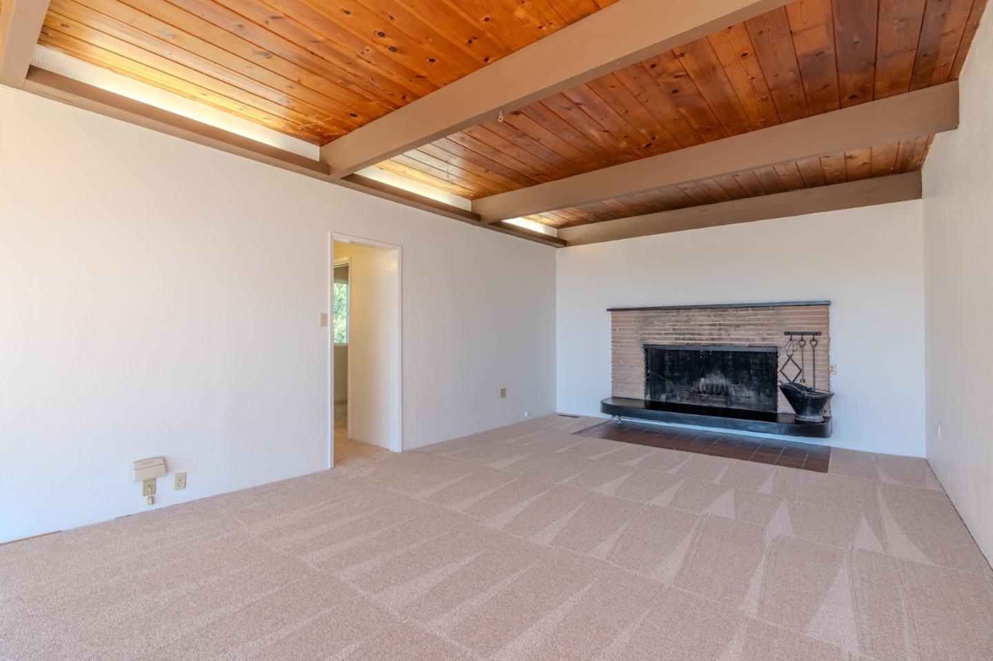 Detail Gallery Image 12 of 30 For 990 Mirador Ter, Pacifica,  CA 94044 - 2 Beds | 1/1 Baths