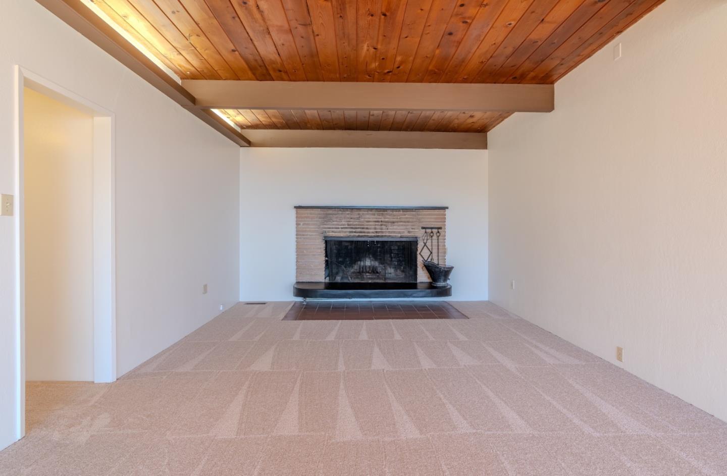Detail Gallery Image 13 of 30 For 990 Mirador Ter, Pacifica,  CA 94044 - 2 Beds | 1/1 Baths