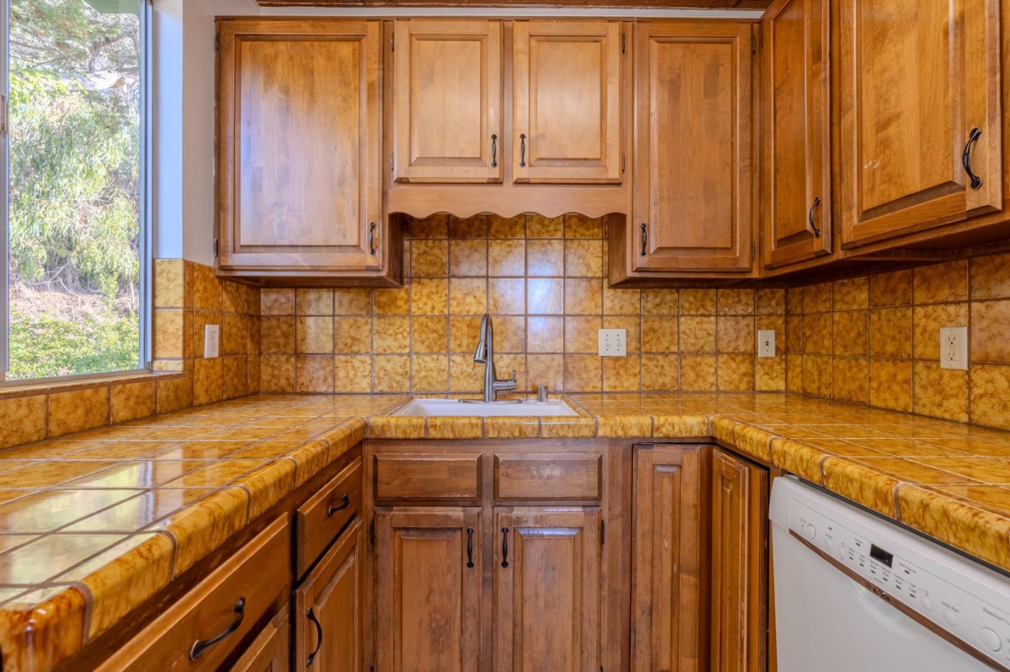 Detail Gallery Image 17 of 30 For 990 Mirador Ter, Pacifica,  CA 94044 - 2 Beds | 1/1 Baths