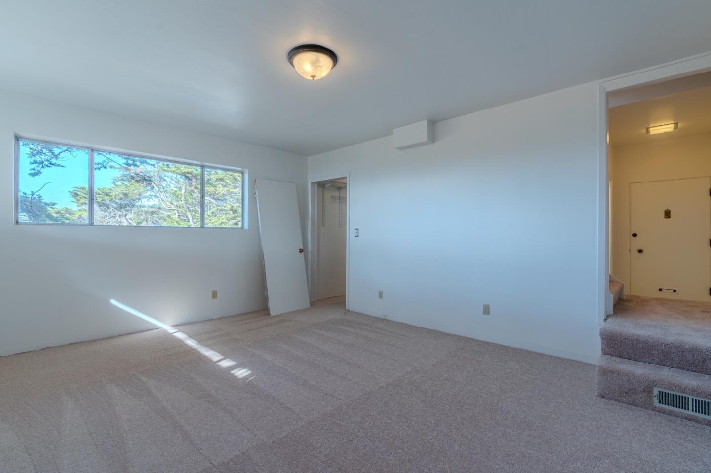 Detail Gallery Image 7 of 30 For 990 Mirador Ter, Pacifica,  CA 94044 - 2 Beds | 1/1 Baths