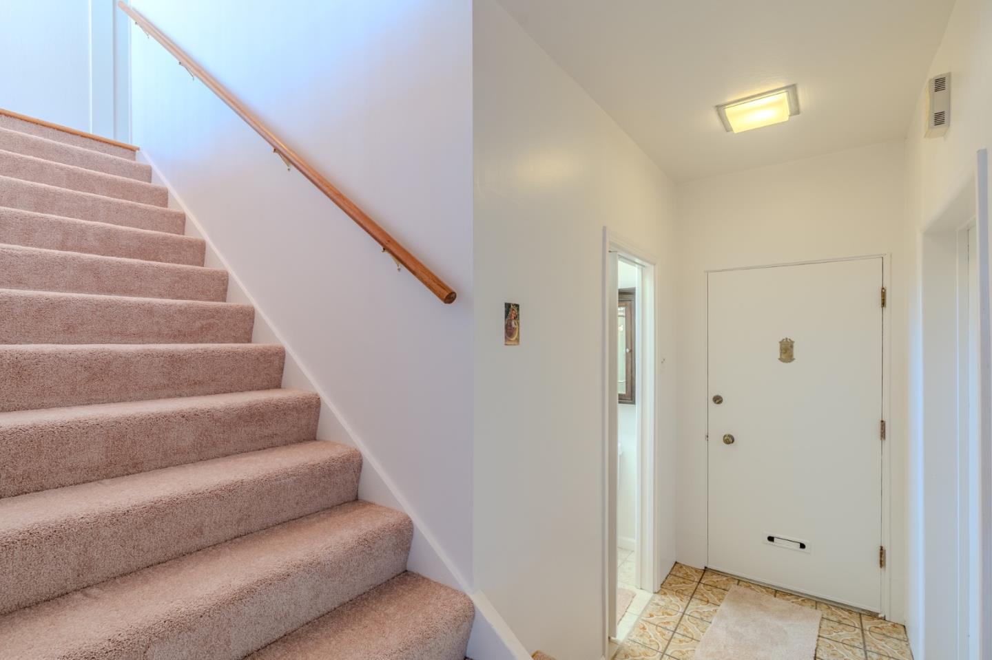 Detail Gallery Image 9 of 30 For 990 Mirador Ter, Pacifica,  CA 94044 - 2 Beds | 1/1 Baths