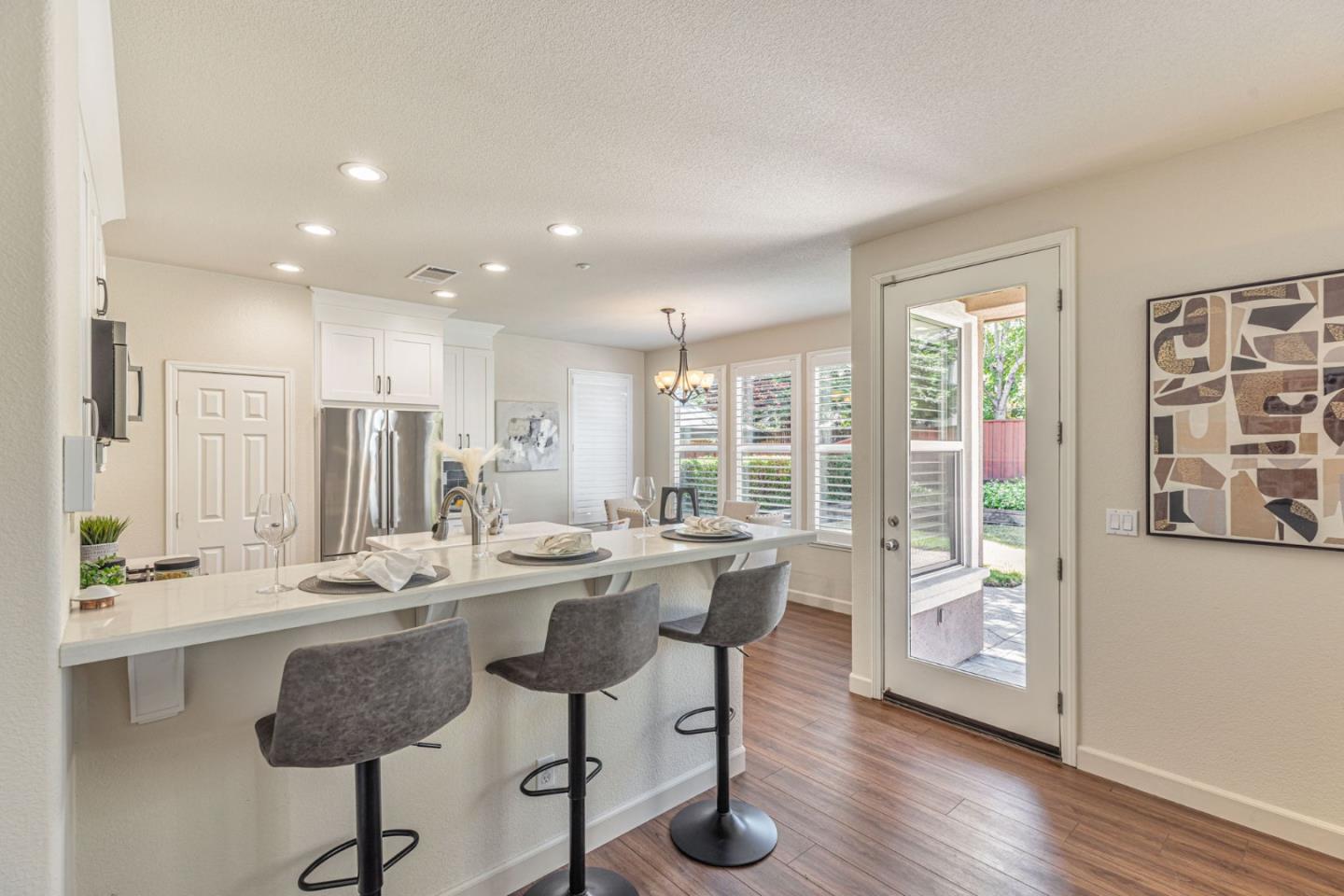 Detail Gallery Image 10 of 39 For 5889 Woodrose Way, Livermore,  CA 94551 - 4 Beds | 2/1 Baths