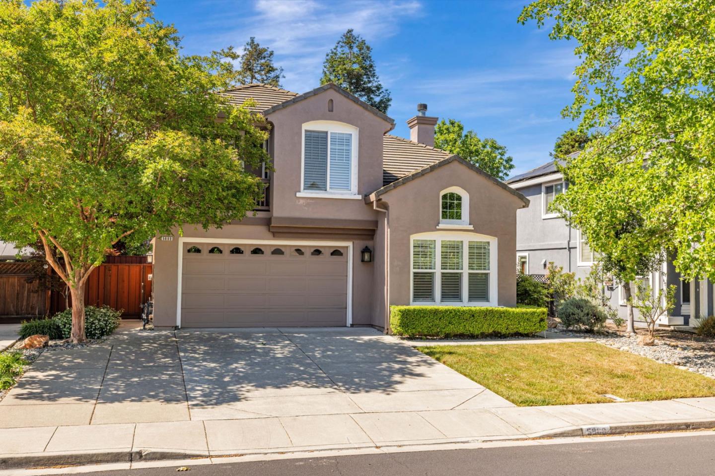 Detail Gallery Image 2 of 39 For 5889 Woodrose Way, Livermore,  CA 94551 - 4 Beds | 2/1 Baths