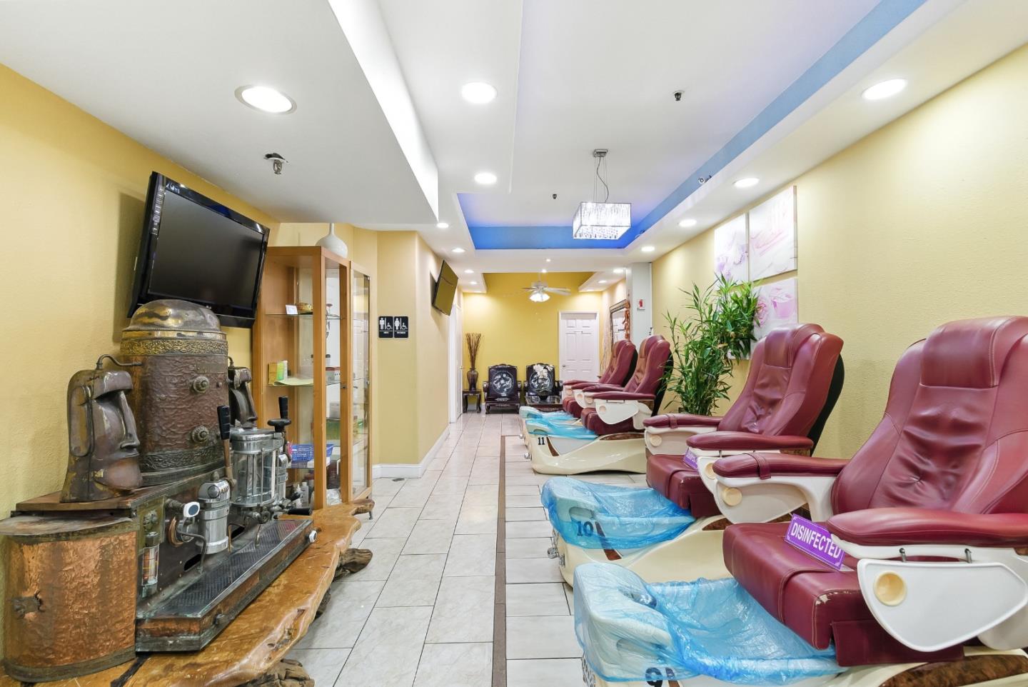 Detail Gallery Image 10 of 37 For 734 14th St #1,  San Francisco,  CA 94114 - – Beds | – Baths