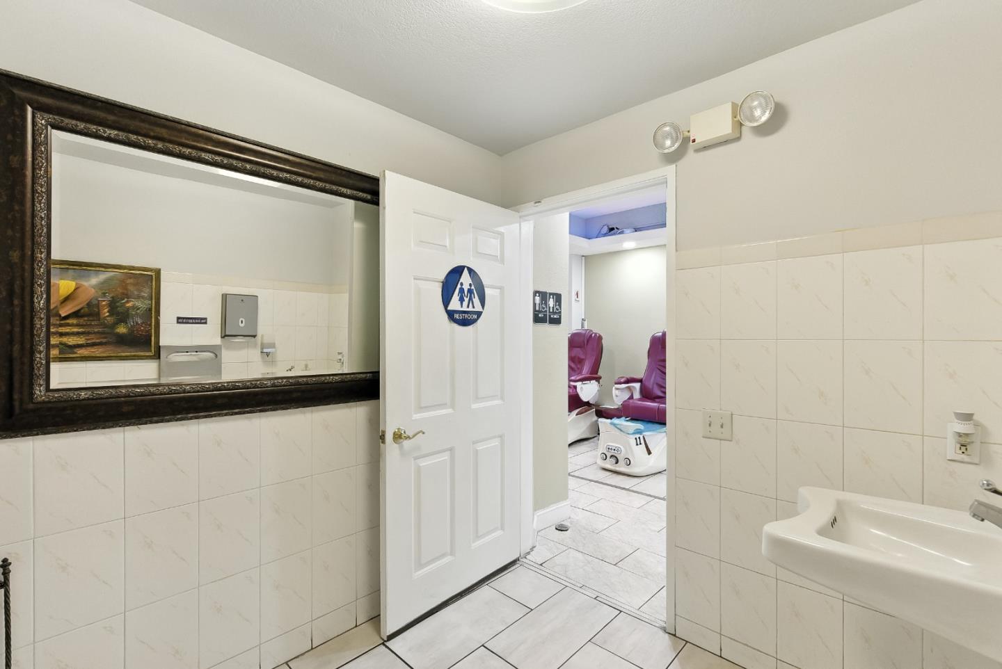 Detail Gallery Image 26 of 37 For 734 14th St #1,  San Francisco,  CA 94114 - – Beds | – Baths