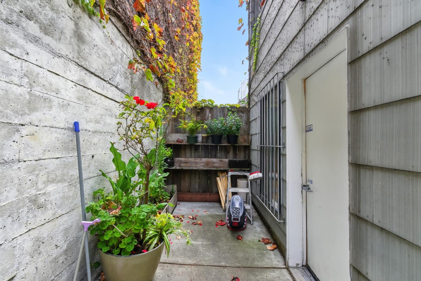 Detail Gallery Image 31 of 37 For 734 14th St #1,  San Francisco,  CA 94114 - – Beds | – Baths