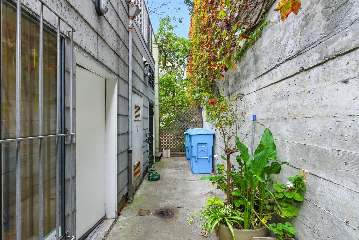 Detail Gallery Image 33 of 37 For 734 14th St #1,  San Francisco,  CA 94114 - – Beds | – Baths