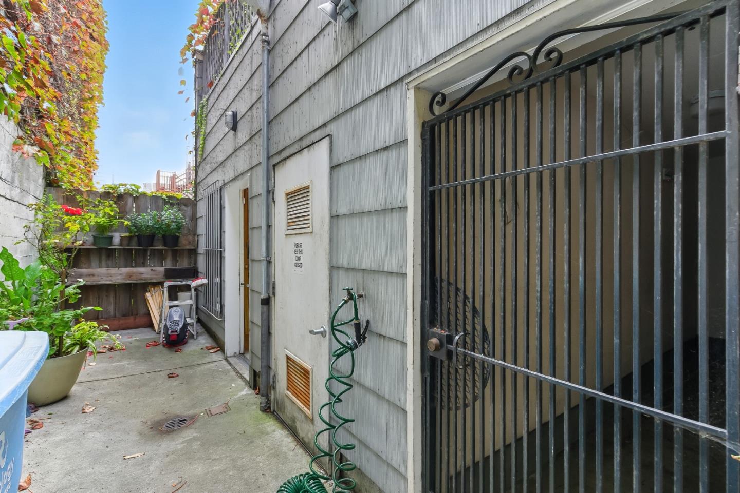 Detail Gallery Image 34 of 37 For 734 14th St #1,  San Francisco,  CA 94114 - – Beds | – Baths