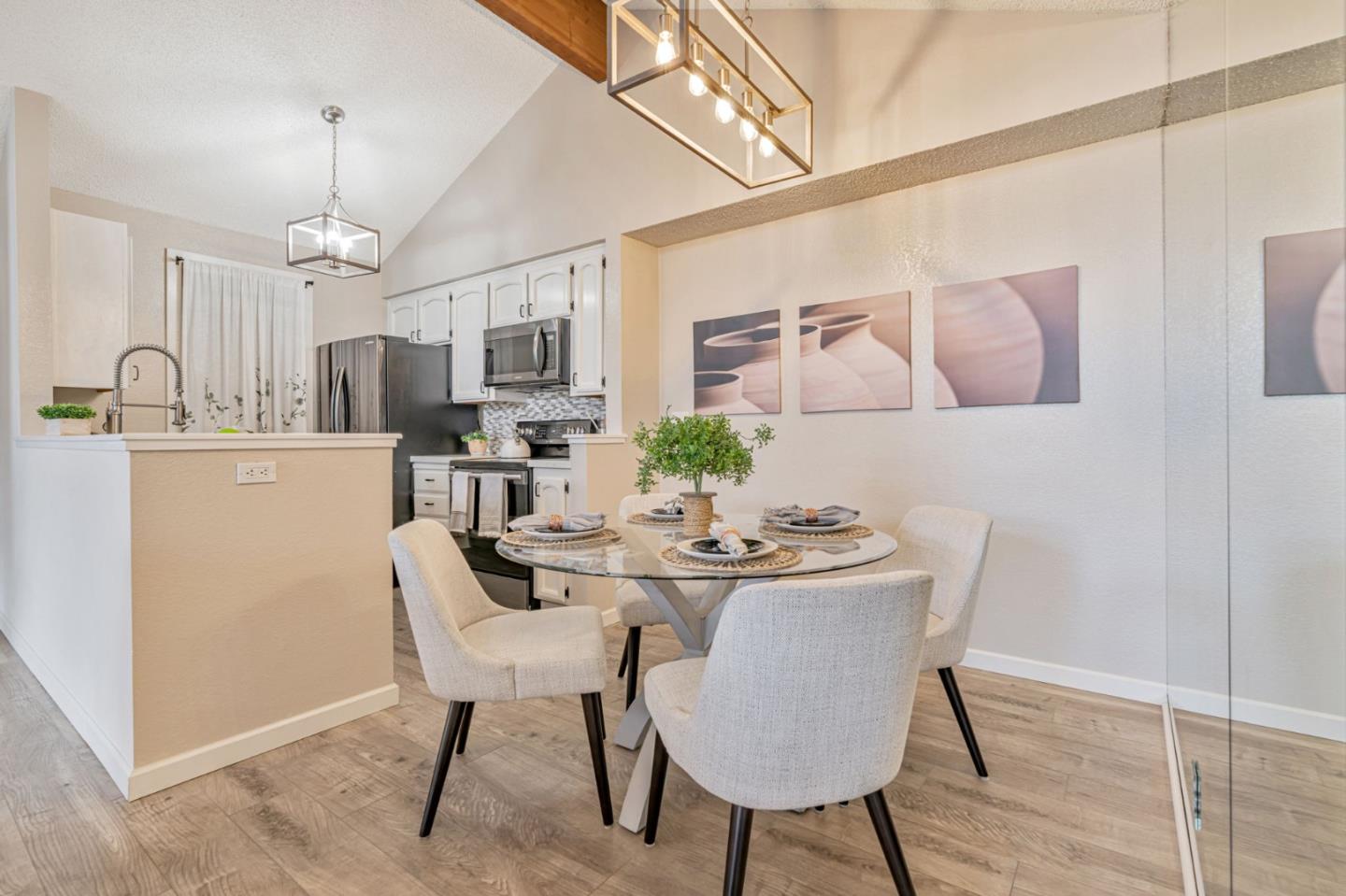 Detail Gallery Image 13 of 37 For 1542 Vista Del Sol, San Mateo,  CA 94404 - 2 Beds | 2 Baths