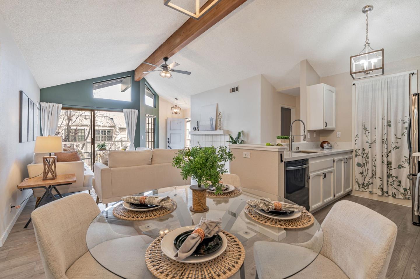 Detail Gallery Image 14 of 37 For 1542 Vista Del Sol, San Mateo,  CA 94404 - 2 Beds | 2 Baths