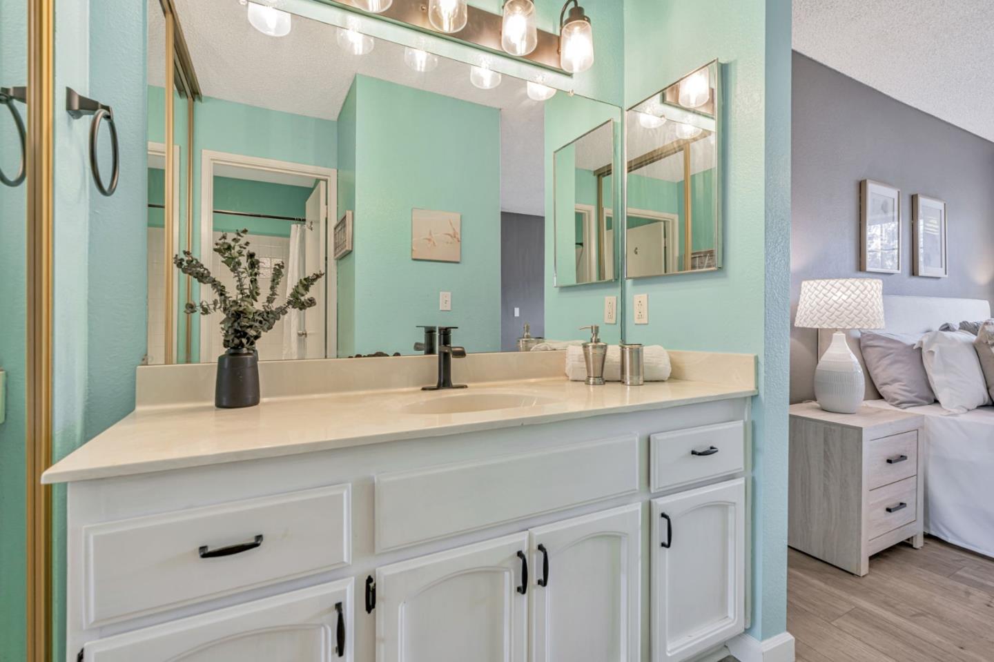 Detail Gallery Image 17 of 37 For 1542 Vista Del Sol, San Mateo,  CA 94404 - 2 Beds | 2 Baths