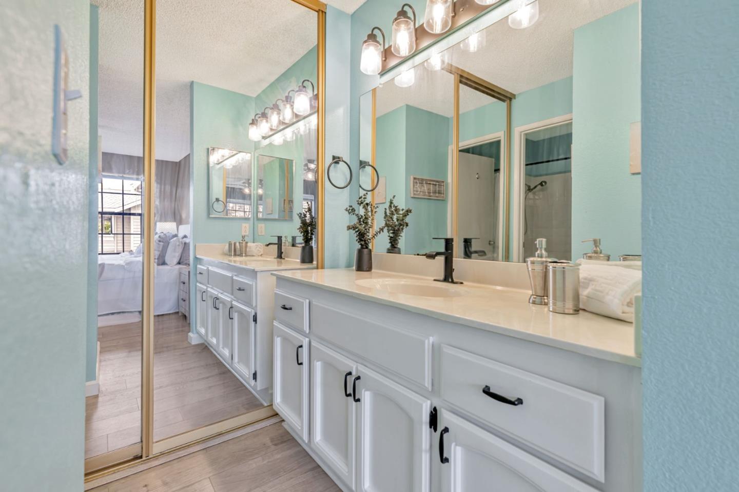Detail Gallery Image 18 of 37 For 1542 Vista Del Sol, San Mateo,  CA 94404 - 2 Beds | 2 Baths