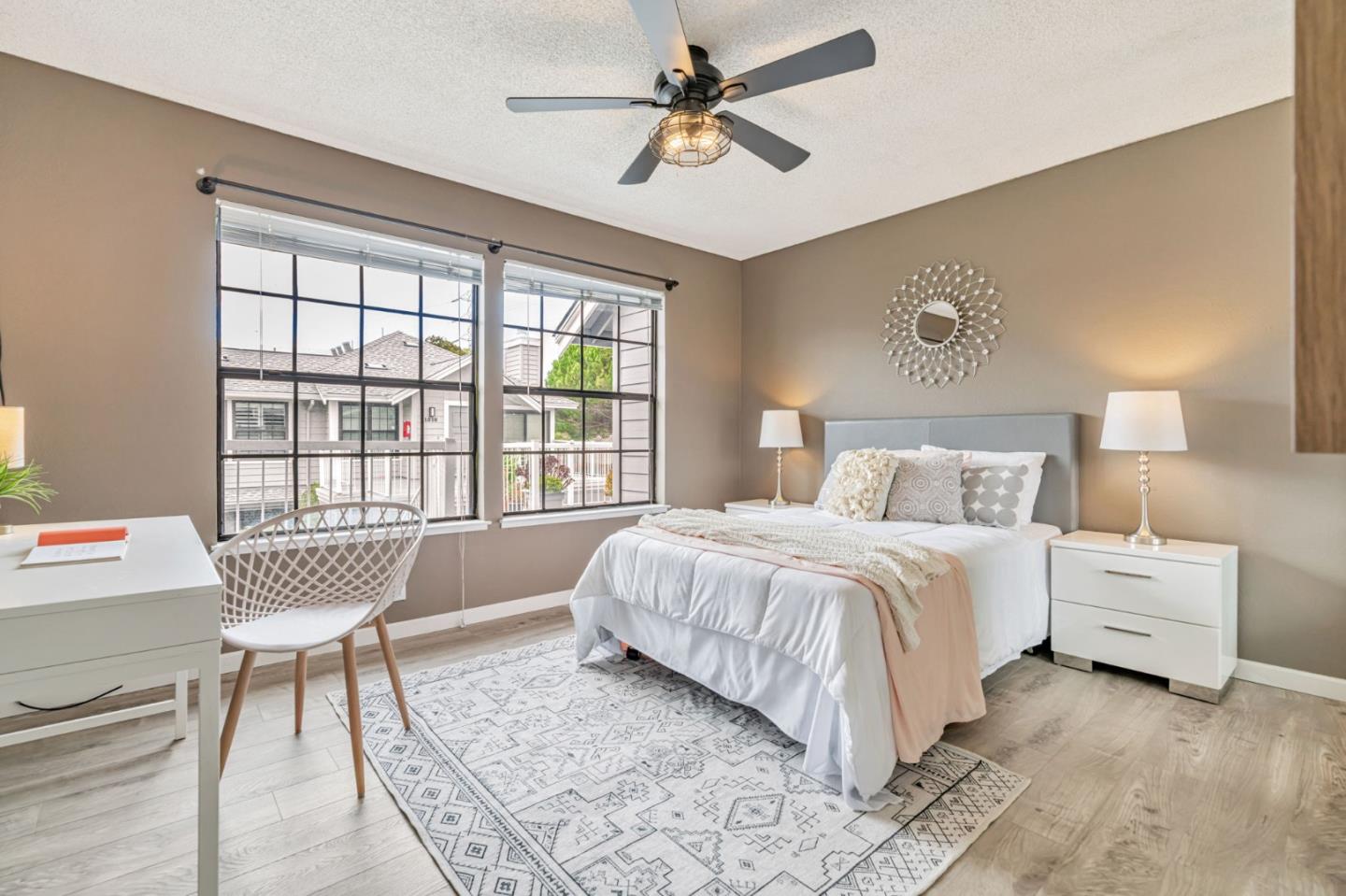 Detail Gallery Image 21 of 37 For 1542 Vista Del Sol, San Mateo,  CA 94404 - 2 Beds | 2 Baths