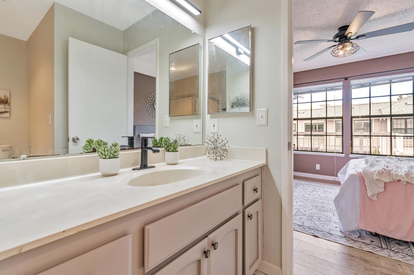 Detail Gallery Image 23 of 37 For 1542 Vista Del Sol, San Mateo,  CA 94404 - 2 Beds | 2 Baths