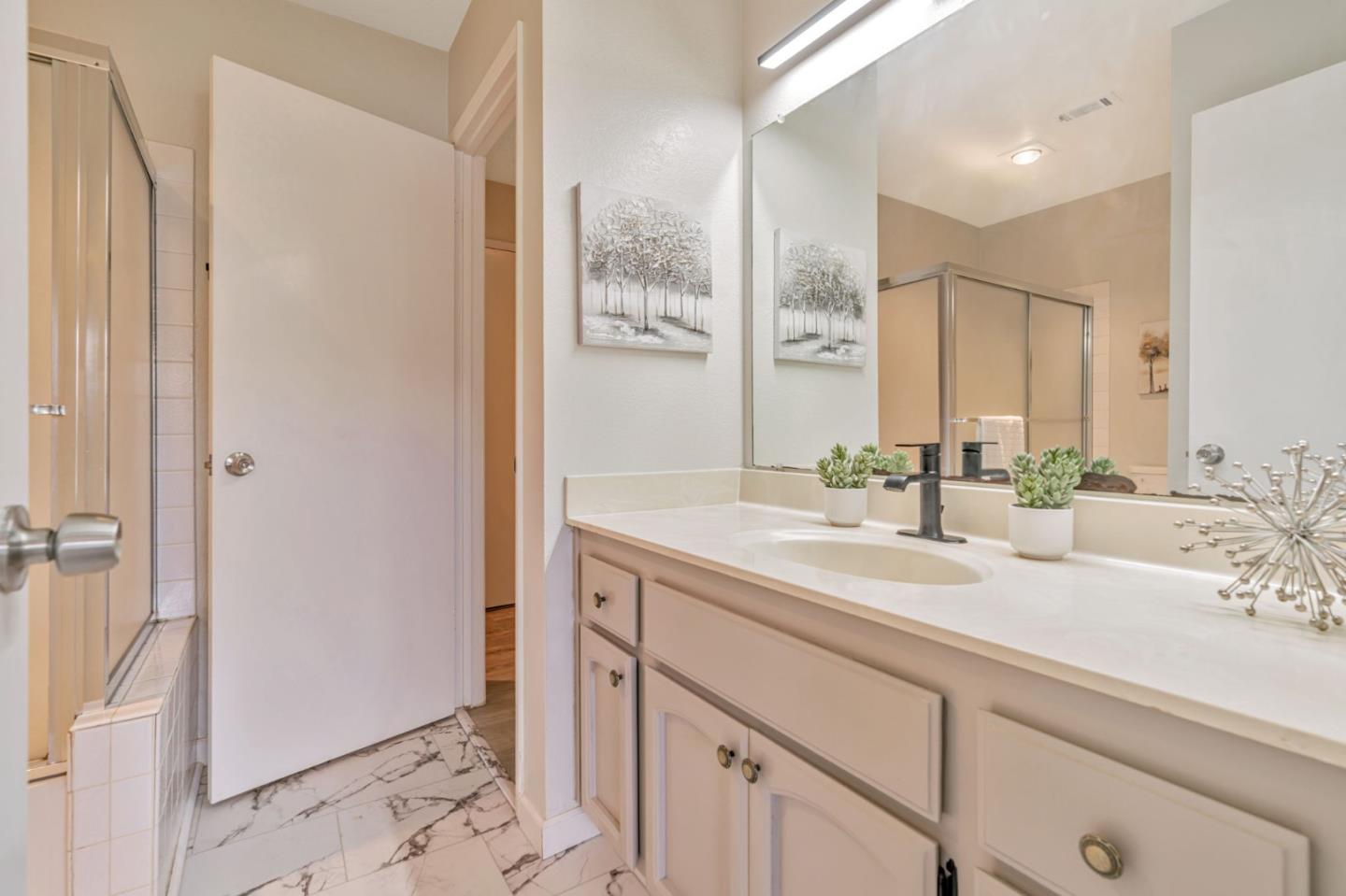 Detail Gallery Image 24 of 37 For 1542 Vista Del Sol, San Mateo,  CA 94404 - 2 Beds | 2 Baths