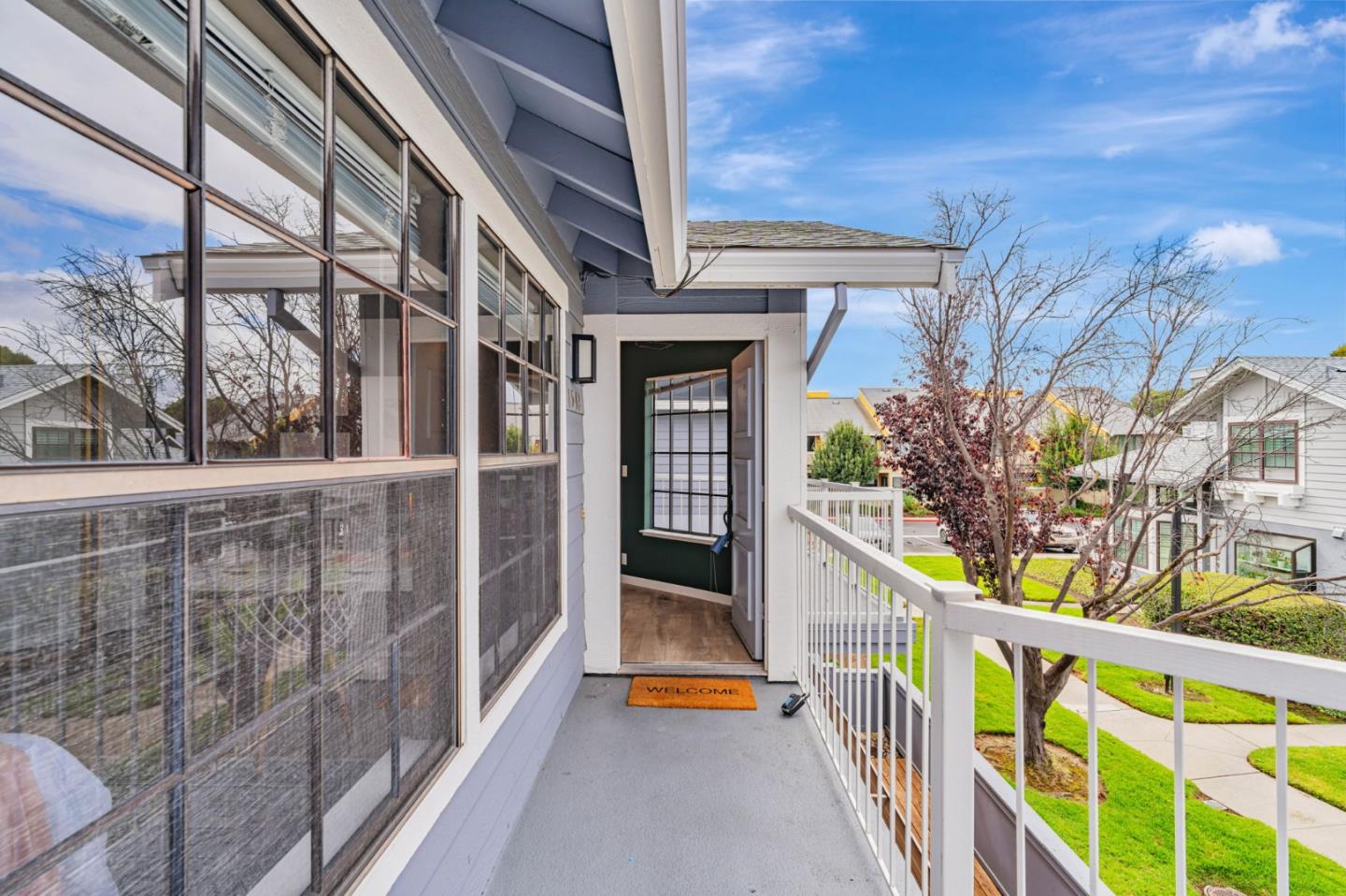 Detail Gallery Image 4 of 37 For 1542 Vista Del Sol, San Mateo,  CA 94404 - 2 Beds | 2 Baths
