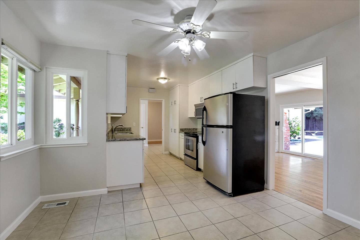 Detail Gallery Image 20 of 50 For 2720 Diericx Dr, Mountain View,  CA 94040 - 4 Beds | 2 Baths