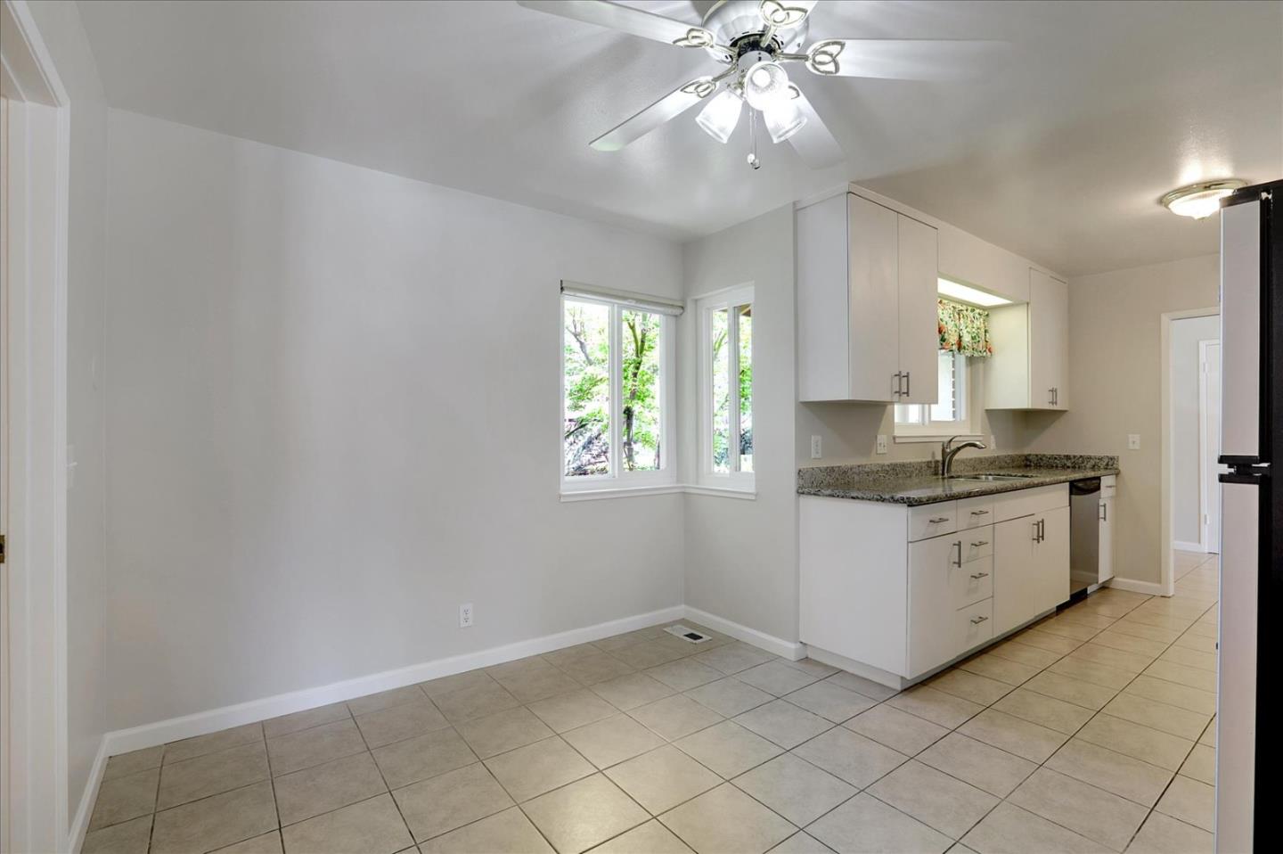Detail Gallery Image 21 of 50 For 2720 Diericx Dr, Mountain View,  CA 94040 - 4 Beds | 2 Baths