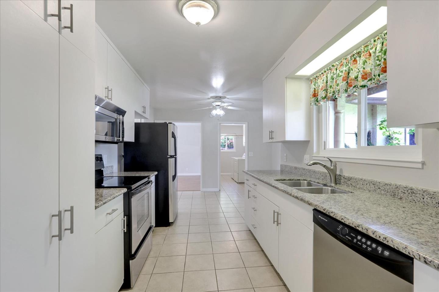 Detail Gallery Image 23 of 50 For 2720 Diericx Dr, Mountain View,  CA 94040 - 4 Beds | 2 Baths
