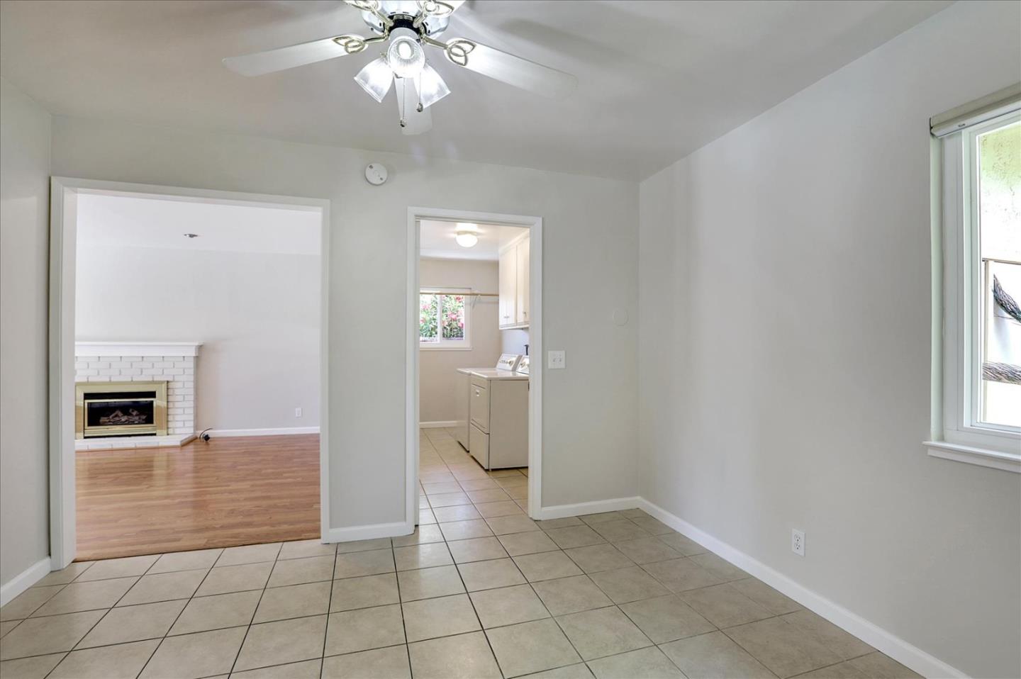 Detail Gallery Image 24 of 50 For 2720 Diericx Dr, Mountain View,  CA 94040 - 4 Beds | 2 Baths