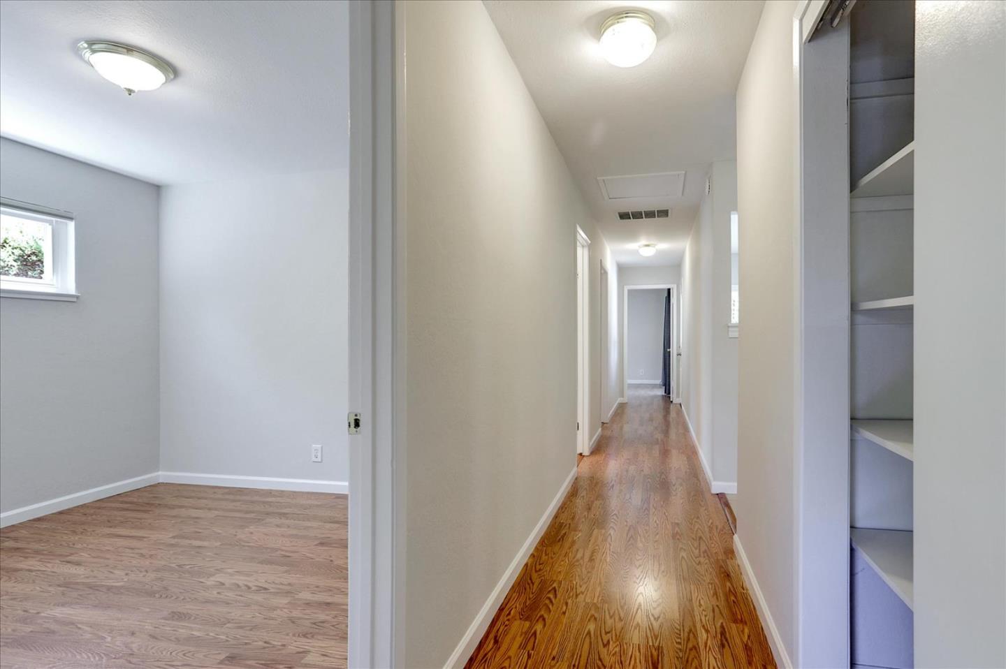 Detail Gallery Image 25 of 50 For 2720 Diericx Dr, Mountain View,  CA 94040 - 4 Beds | 2 Baths