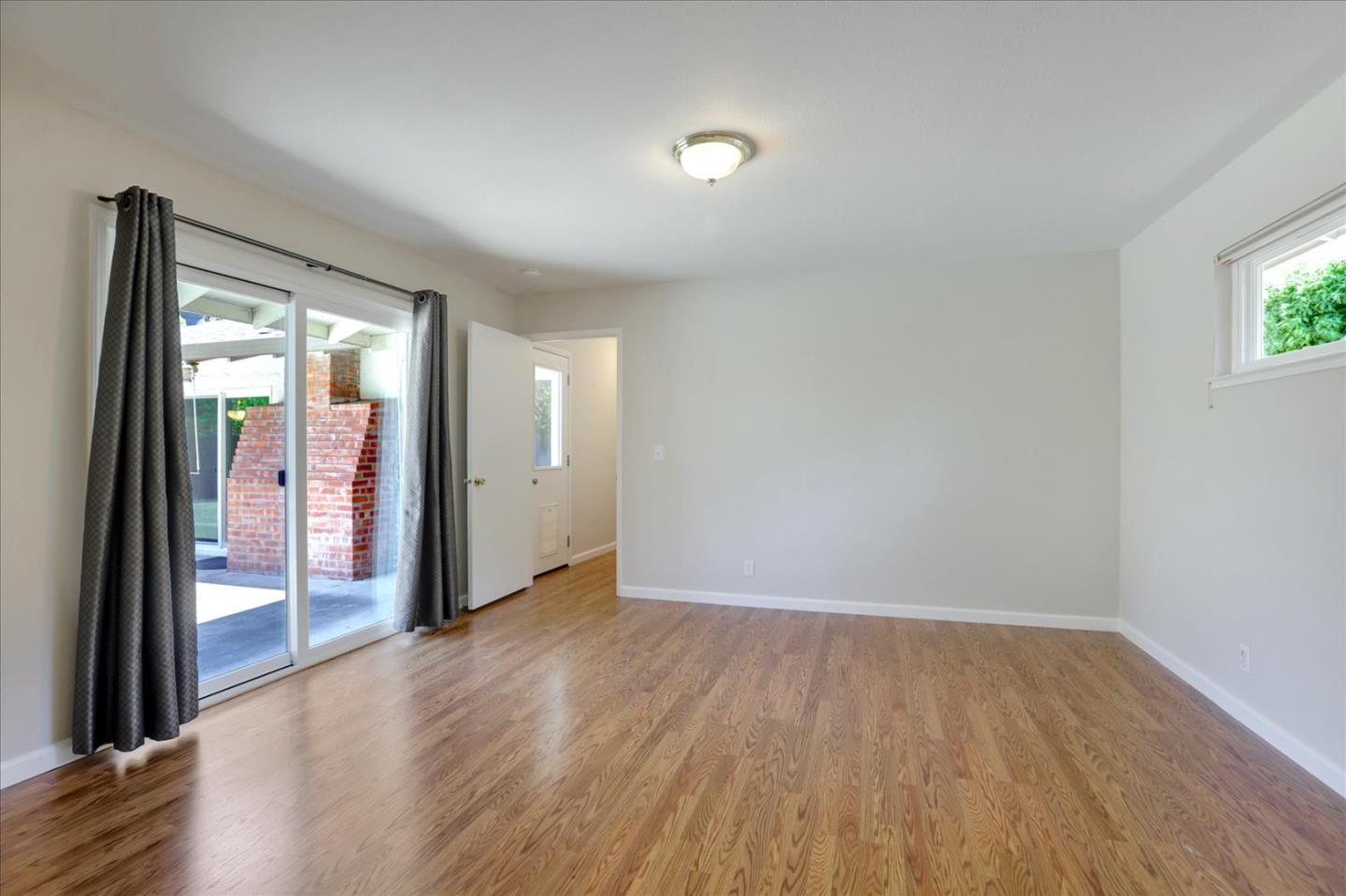 Detail Gallery Image 28 of 50 For 2720 Diericx Dr, Mountain View,  CA 94040 - 4 Beds | 2 Baths