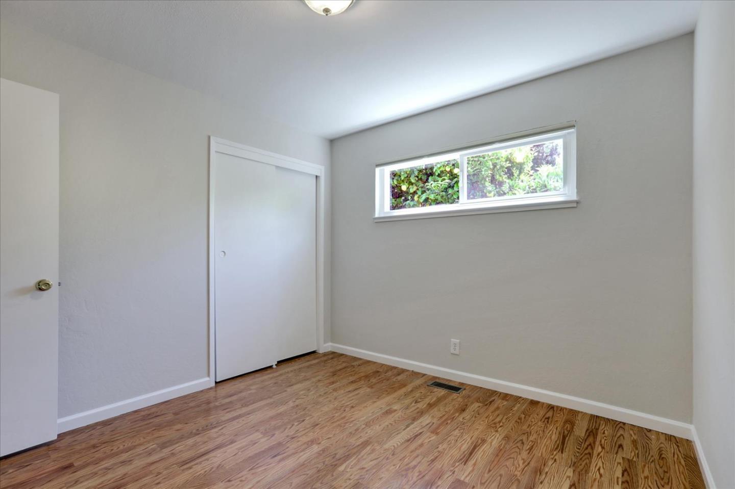 Detail Gallery Image 32 of 50 For 2720 Diericx Dr, Mountain View,  CA 94040 - 4 Beds | 2 Baths