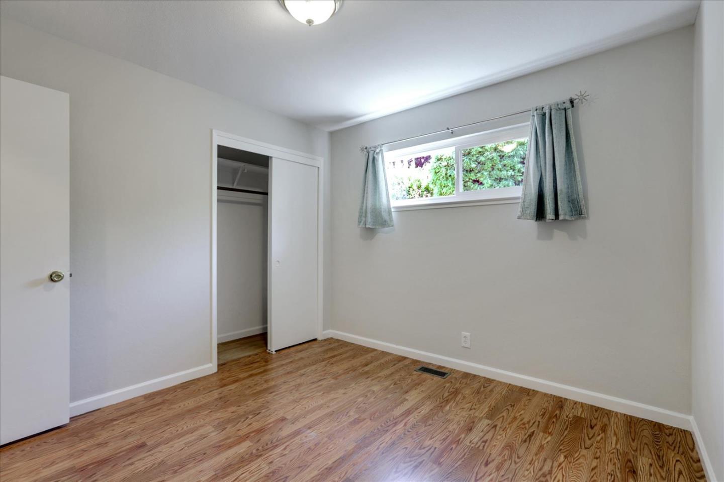 Detail Gallery Image 34 of 50 For 2720 Diericx Dr, Mountain View,  CA 94040 - 4 Beds | 2 Baths