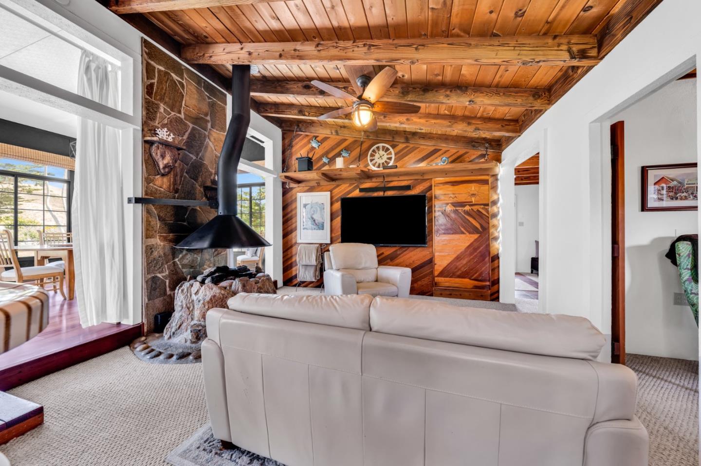 Detail Gallery Image 12 of 75 For 575 Dolores Ave, Half Moon Bay,  CA 94019 - 3 Beds | 3 Baths