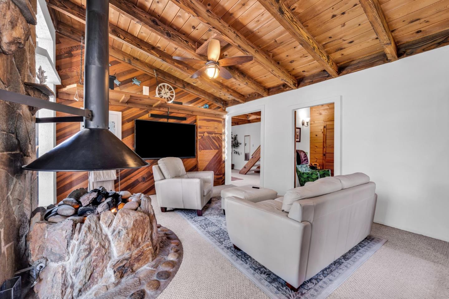 Detail Gallery Image 13 of 75 For 575 Dolores Ave, Half Moon Bay,  CA 94019 - 3 Beds | 3 Baths