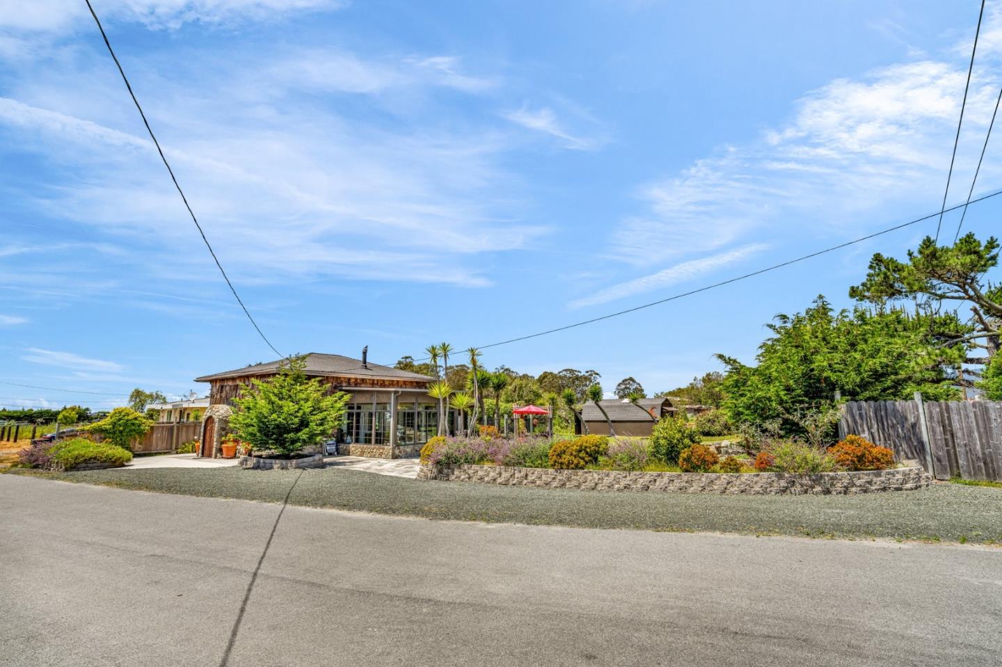 Detail Gallery Image 2 of 75 For 575 Dolores Ave, Half Moon Bay,  CA 94019 - 3 Beds | 3 Baths