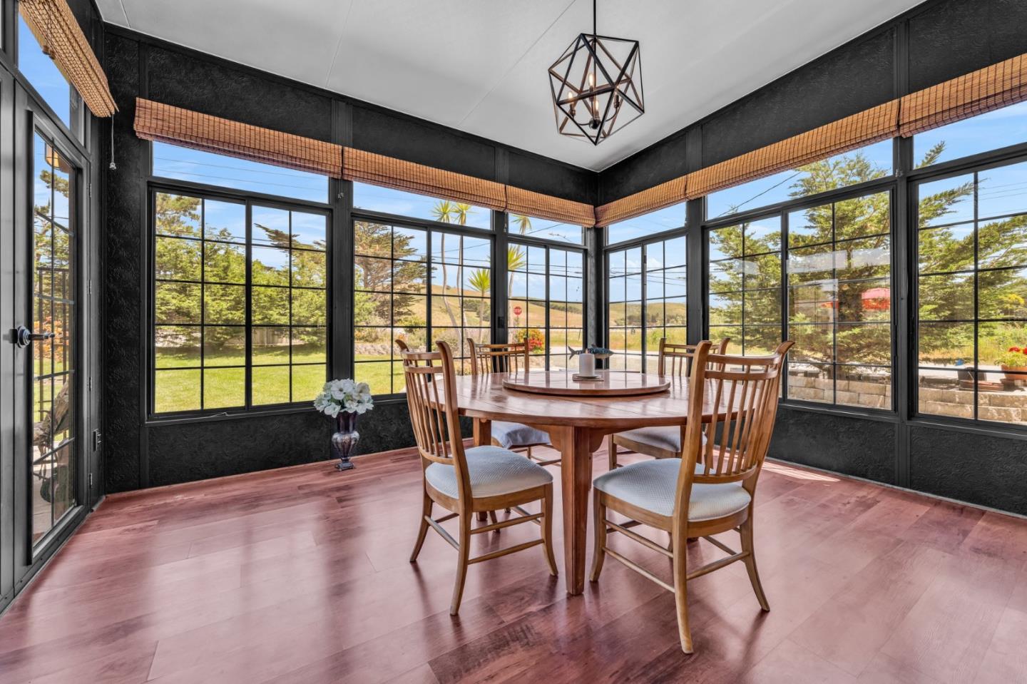 Detail Gallery Image 22 of 75 For 575 Dolores Ave, Half Moon Bay,  CA 94019 - 3 Beds | 3 Baths