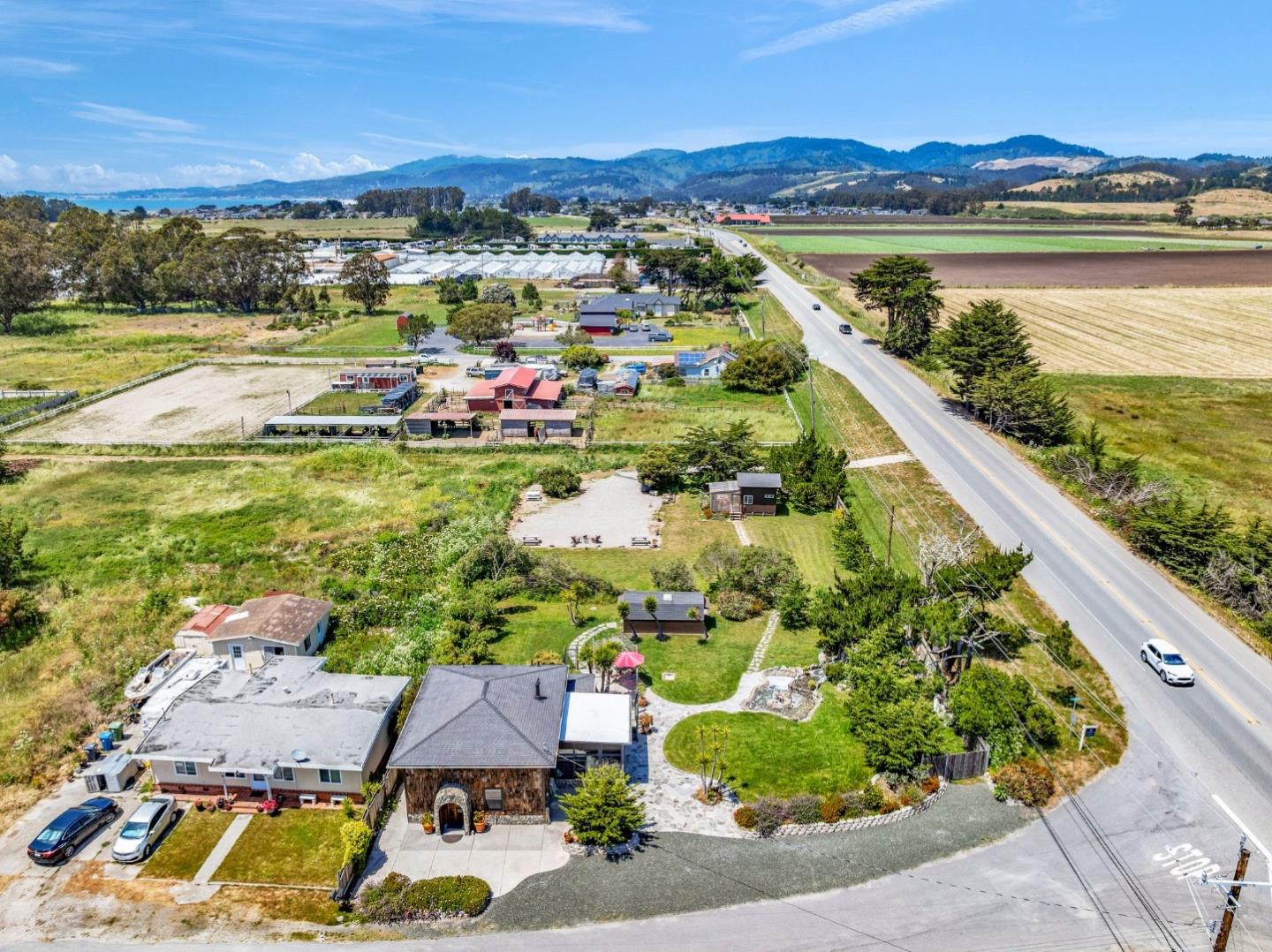 Detail Gallery Image 67 of 75 For 575 Dolores Ave, Half Moon Bay,  CA 94019 - 3 Beds | 3 Baths