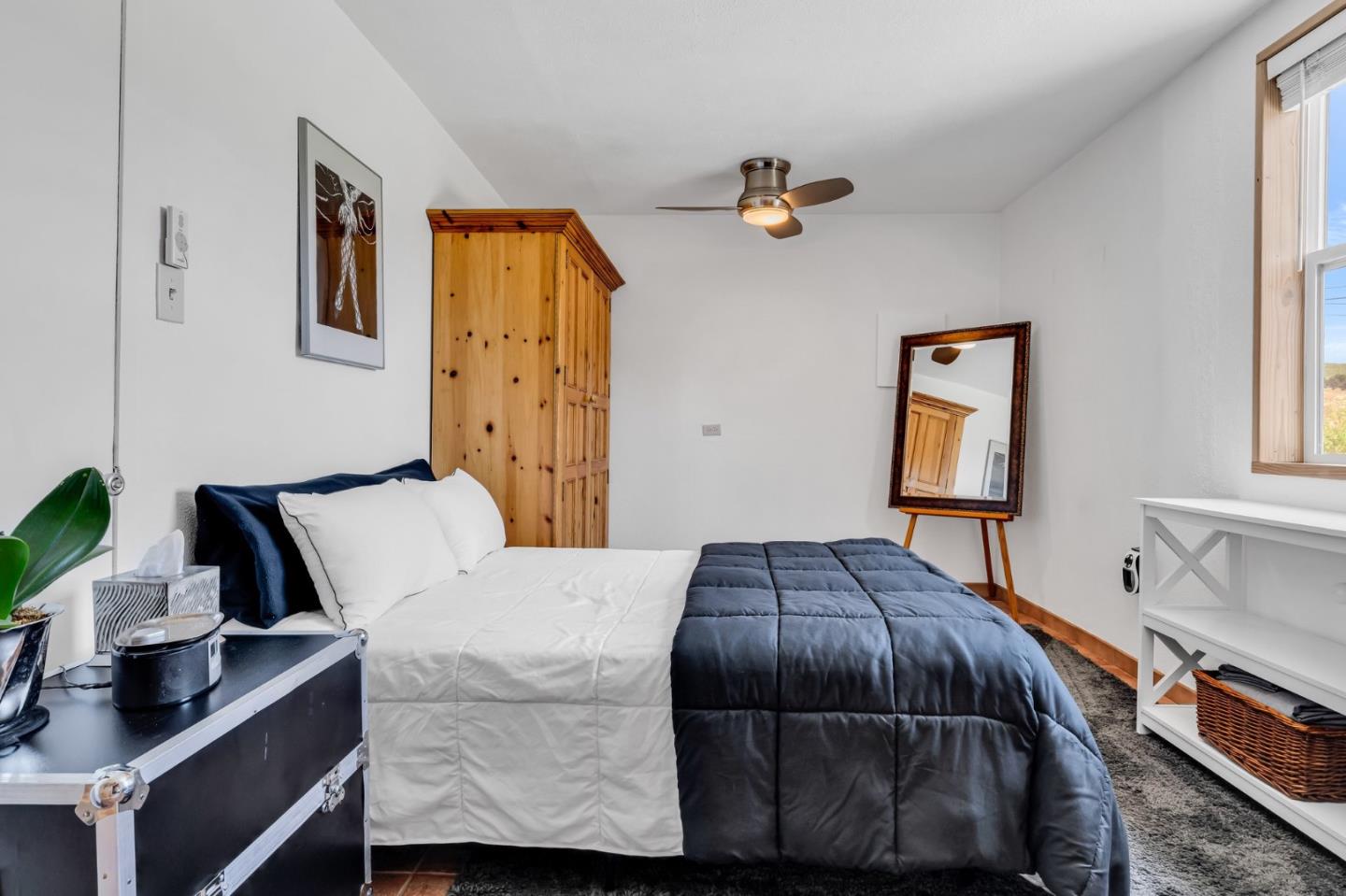 Detail Gallery Image 8 of 75 For 575 Dolores Ave, Half Moon Bay,  CA 94019 - 3 Beds | 3 Baths