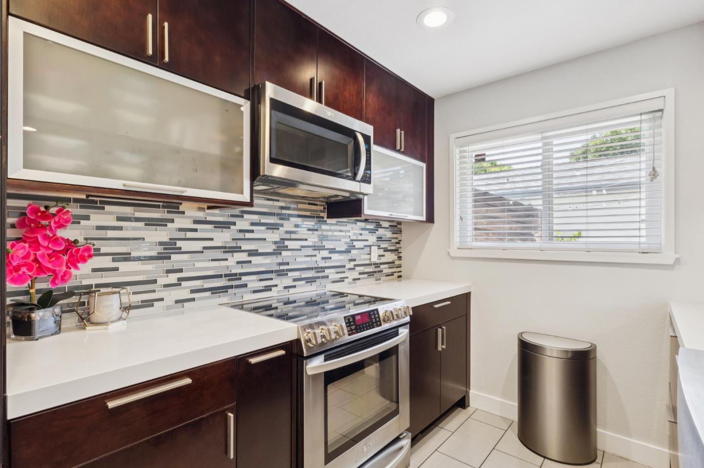 Detail Gallery Image 10 of 28 For 2021 Bridgecastle Ct, San Jose,  CA 95121 - 3 Beds | 2 Baths