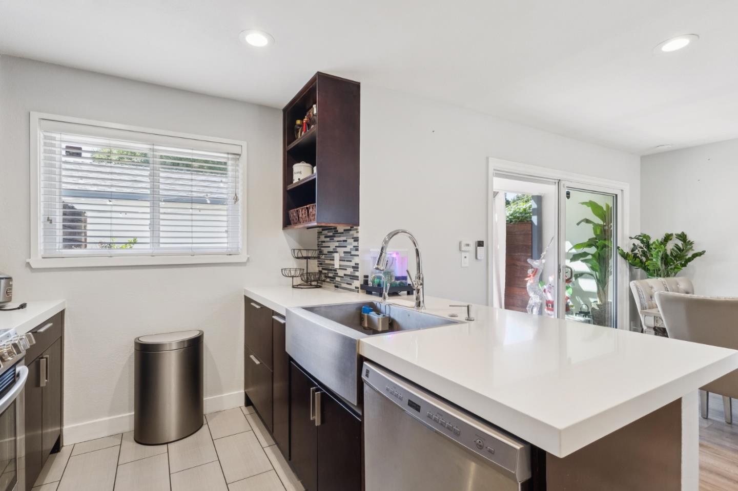 Detail Gallery Image 11 of 28 For 2021 Bridgecastle Ct, San Jose,  CA 95121 - 3 Beds | 2 Baths